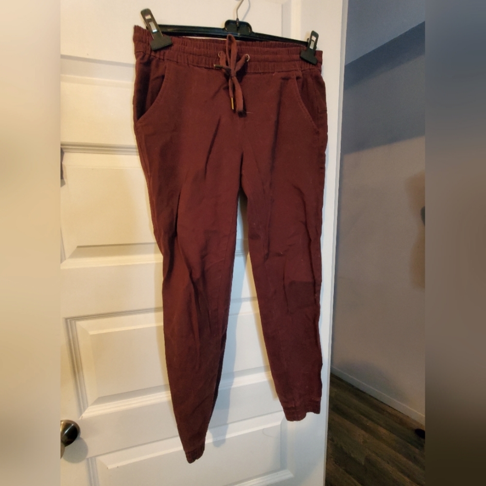 🖤 Burgundy joggers 🖤